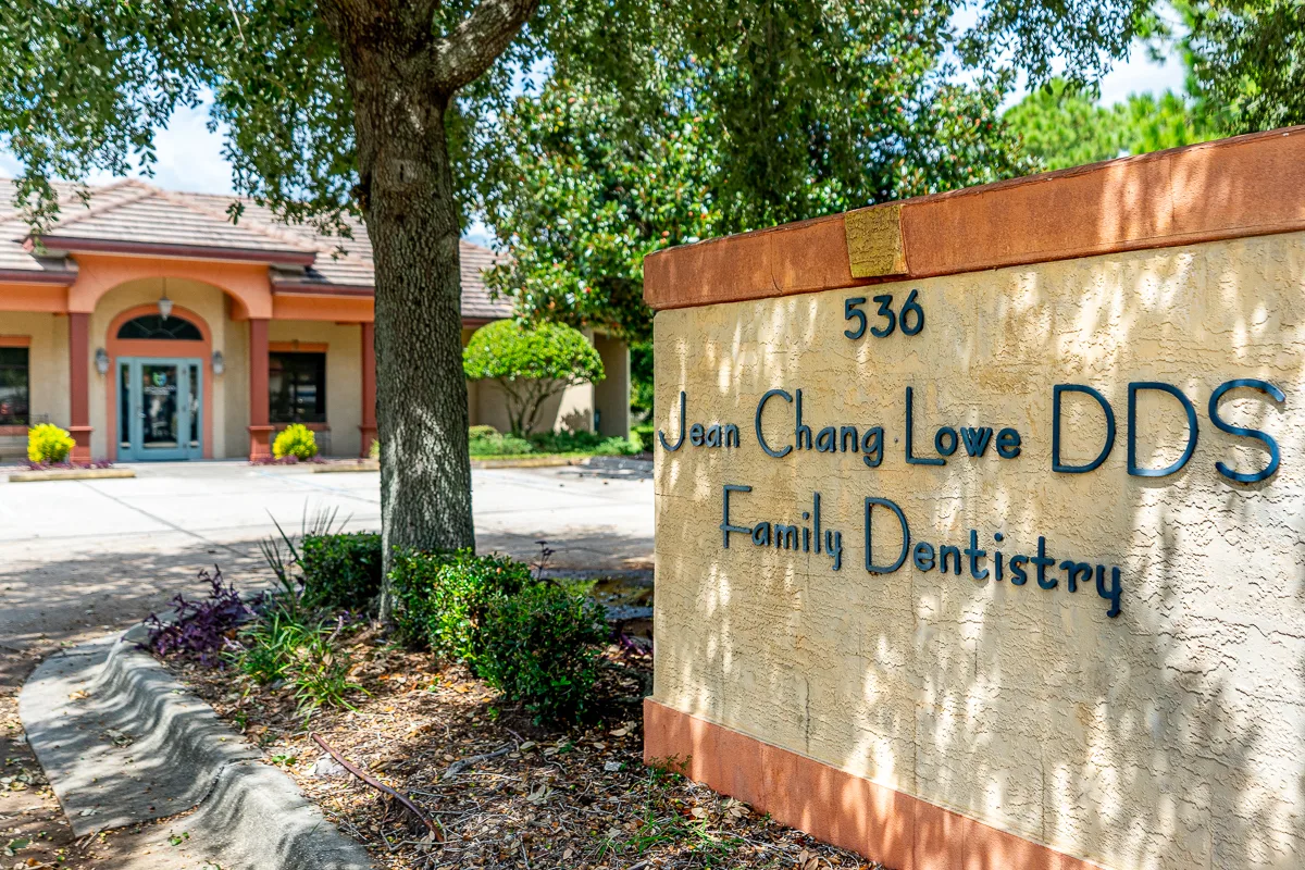 Jean Chang-Lowe, DDS Family Dentistry monument sign